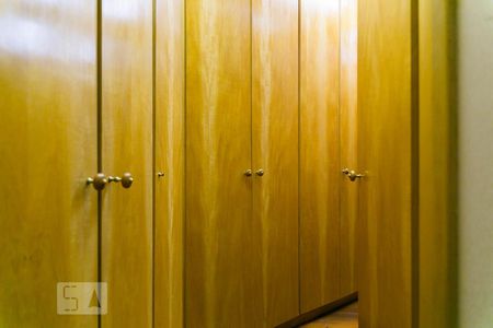 Apartamento à venda com 500m², 5 quartos e 4 vagas Apartamento à venda com 500m², 5 quartos e 4 vagasCloset dela