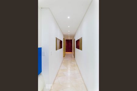 Apartamento à venda com 500m², 5 quartos e 4 vagas Apartamento à venda com 500m², 5 quartos e 4 vagasCorredor