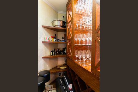 Apartamento à venda com 500m², 5 quartos e 4 vagas Apartamento à venda com 500m², 5 quartos e 4 vagasSaleta do bar