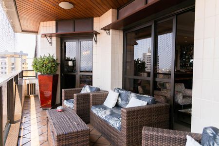 Apartamento à venda com 500m², 5 quartos e 4 vagas Apartamento à venda com 500m², 5 quartos e 4 vagasSacada