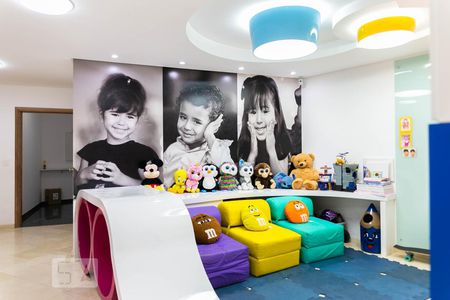 Apartamento à venda com 500m², 5 quartos e 4 vagas Apartamento à venda com 500m², 5 quartos e 4 vagasCorredor