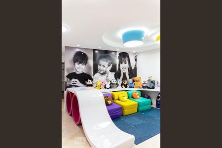 Apartamento à venda com 500m², 5 quartos e 4 vagas Apartamento à venda com 500m², 5 quartos e 4 vagasCorredor