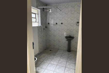 Banheiro de casa para alugar com 2 quartos, 85m² em Vila Baruel, São Paulo