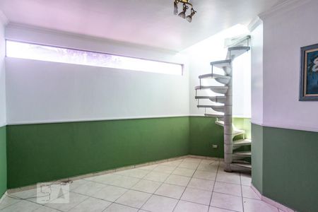 Casa para alugar com 330m², 3 quartos e 2 vagas Casa para alugar com 330m², 3 quartos e 2 vagasSala de TV
