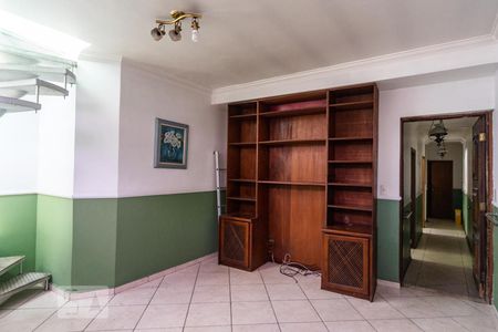 Casa para alugar com 330m², 3 quartos e 2 vagas Casa para alugar com 330m², 3 quartos e 2 vagasSala de TV
