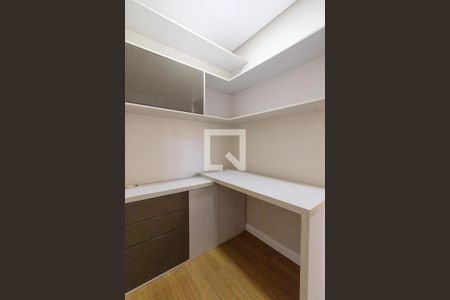 Escritório de apartamento para alugar com 2 quartos, 55m² em Água Verde, Curitiba