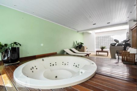 Apartamento para alugar com 37m², 1 quarto e 1 vaga Apartamento para alugar com 37m², 1 quarto e 1 vagaSpa