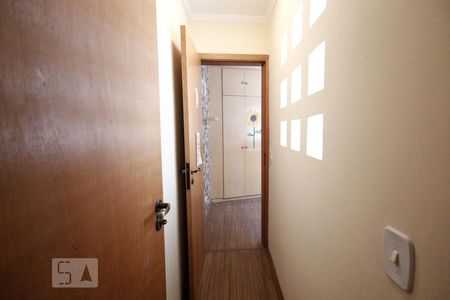 Casa à venda com 150m², 3 quartos e 2 vagasCorredor