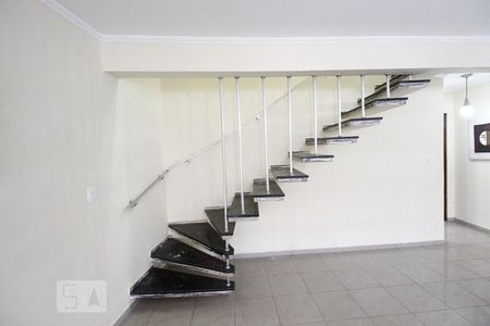 Escada de casa à venda com 3 quartos, 150m² em Parque Imperial, São Paulo