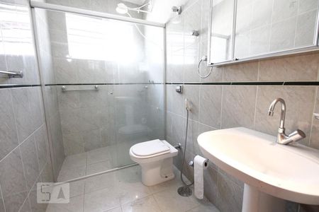 Casa à venda com 150m², 3 quartos e 2 vagasBanheiro