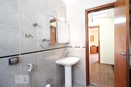 Casa à venda com 150m², 3 quartos e 2 vagasBanheiro