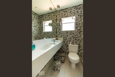 Lavabo de casa à venda com 3 quartos, 200m² em Vila Isolina Mazzei, São Paulo