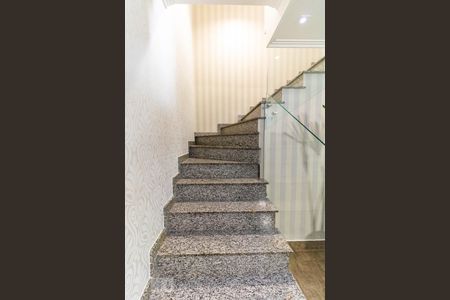 Escada de casa à venda com 3 quartos, 200m² em Vila Isolina Mazzei, São Paulo