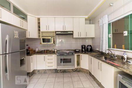 Casa à venda com 200m², 3 quartos e 6 vagasCozinha