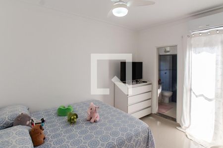 Casa à venda com 200m², 3 quartos e 6 vagasSuíte 2  