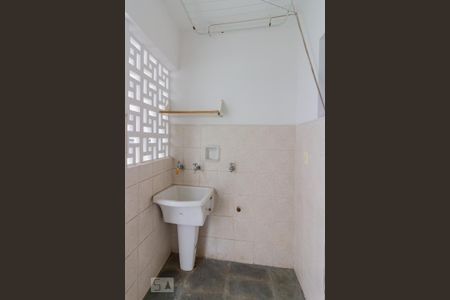 Casa à venda com 150m², 3 quartos e 2 vagas Casa à venda com 150m², 3 quartos e 2 vagasÁrea de Serviço