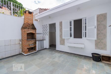Casa à venda com 150m², 3 quartos e 2 vagas Casa à venda com 150m², 3 quartos e 2 vagasQuintal
