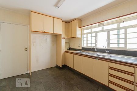 Casa à venda com 150m², 3 quartos e 2 vagas Casa à venda com 150m², 3 quartos e 2 vagasCozinha