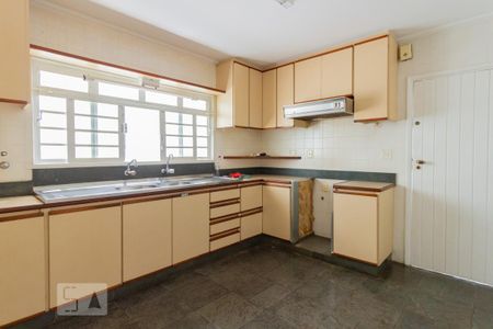 Casa à venda com 150m², 3 quartos e 2 vagas Casa à venda com 150m², 3 quartos e 2 vagasCozinha