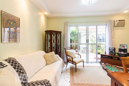 Sala de casa de condomínio à venda com 3 quartos, 166m² em Caxingui, São Paulo