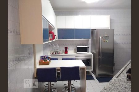 Apartamento à venda com 115m², 2 quartos e 3 vagas Apartamento à venda com 115m², 2 quartos e 3 vagasCozinha