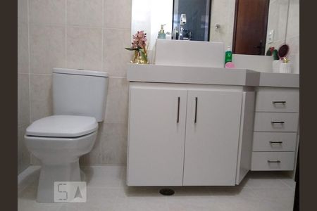 Apartamento à venda com 115m², 2 quartos e 3 vagas Apartamento à venda com 115m², 2 quartos e 3 vagasBanheiro