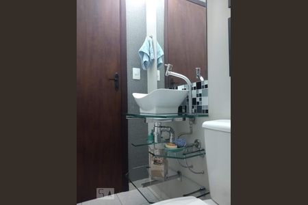 Apartamento à venda com 115m², 2 quartos e 3 vagas Apartamento à venda com 115m², 2 quartos e 3 vagasLavabo