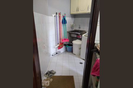 Apartamento à venda com 115m², 2 quartos e 3 vagas Apartamento à venda com 115m², 2 quartos e 3 vagasLavanderia