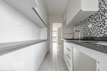 Cozinha de apartamento para alugar com 3 quartos, 60m² em Bacacheri, Curitiba