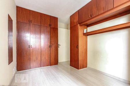 2º Dormitório de apartamento para alugar com 3 quartos, 60m² em Bacacheri, Curitiba