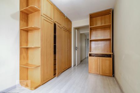 1º Dormitório de apartamento para alugar com 3 quartos, 60m² em Bacacheri, Curitiba