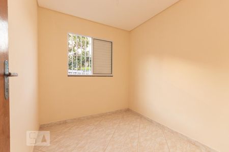 Quarto 1 de casa para alugar com 2 quartos, 45m² em Jardim das Camélias, São Paulo