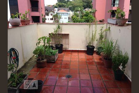 quintal de casa à venda com 3 quartos, 210m² em Jardim Colombo, São Paulo