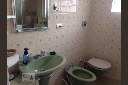 banheiro de casa à venda com 3 quartos, 210m² em Jardim Colombo, São Paulo