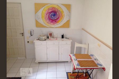 cozinha de casa à venda com 3 quartos, 210m² em Jardim Colombo, São Paulo