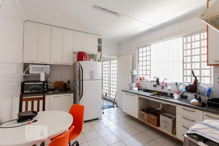 Casa à venda com 250m², 4 quartos e 4 vagasCozinha