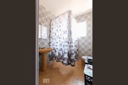 Casa à venda com 250m², 4 quartos e 4 vagasBanheiro Social 