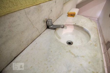 Casa à venda com 370m², 4 quartos e 3 vagasbanheiro de serviço