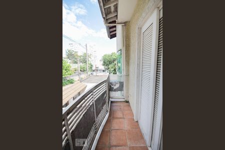 Casa à venda com 370m², 4 quartos e 3 vagasVaranda Suíte 1