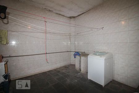 Casa à venda com 370m², 4 quartos e 3 vagasArea de serviço