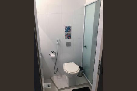 Apartamento para alugar com 80m², 2 quartos e 1 vaga Apartamento para alugar com 80m², 2 quartos e 1 vagaBanheiro Corredor