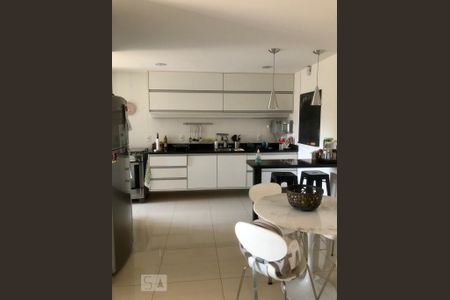 Apartamento para alugar com 80m², 2 quartos e 1 vaga Apartamento para alugar com 80m², 2 quartos e 1 vagaCozinha