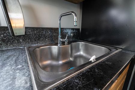 Detalhe da Cozinha de kitnet/studio para alugar com 1 quarto, 60m² em Alphaville Industrial, Barueri