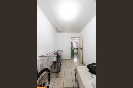 Quarto de casa para alugar com 2 quartos, 120m² em Vila Bertioga, São Paulo