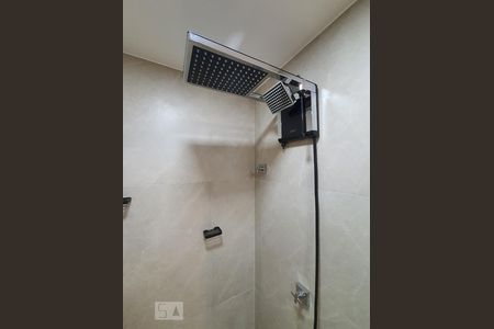Detalhe do banheiro  de apartamento para alugar com 2 quartos, 50m² em Liberdade, São Paulo