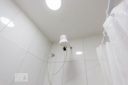 Banheiro de kitnet/studio para alugar com 1 quarto, 25m² em Jacarepaguá, Rio de Janeiro