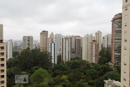 Apartamento à venda com 140m², 4 quartos e 2 vagasVista da suíte 1