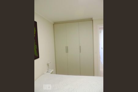 Apartamento para alugar com 70m², 2 quartos e 2 vagasQuarto 2 - Armários