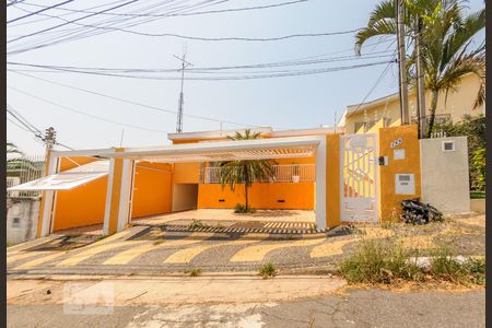 Casa à venda com 415m², 6 quartos e 4 vagasFachada