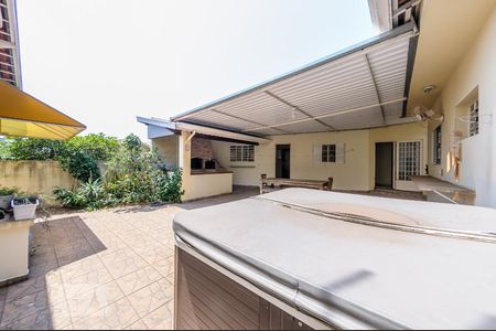 Casa à venda com 415m², 6 quartos e 4 vagasQuintal